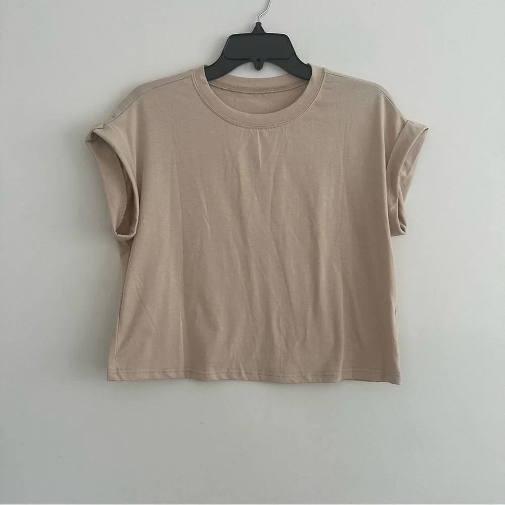 Tankaneo Short Sleeve Cropped T-Shirts Khaki Sz. Medium NWOT - Picture 3 of 5